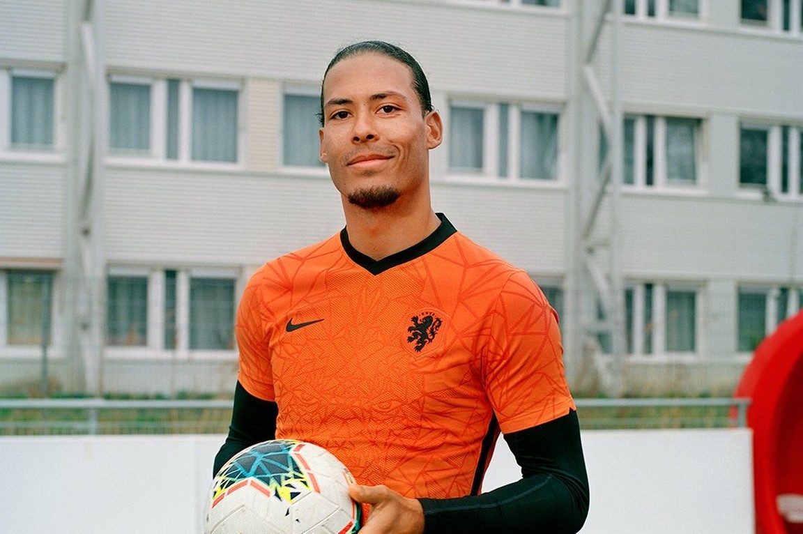 Mentor Tegenstander vlinder Met deze shirts speelt Oranje volgend jaar op het EK - Voetbal International