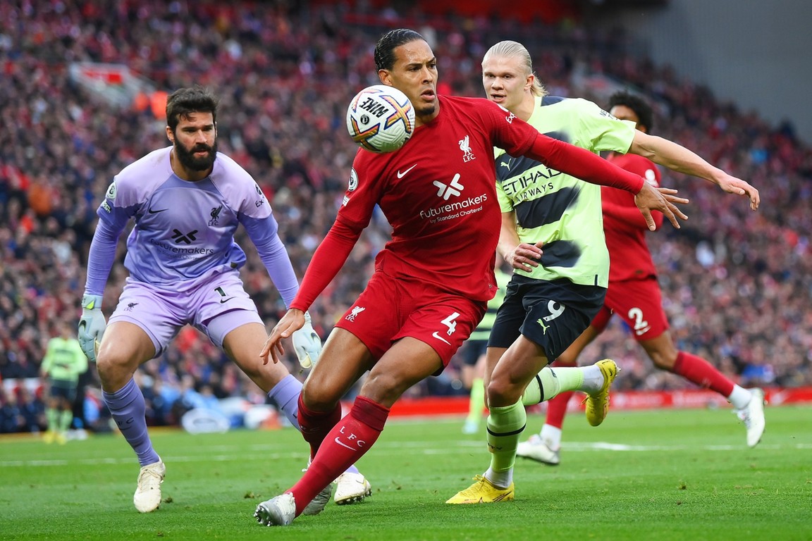 Van Dijk Geeft Oranje Het Goede Voorbeeld - Voetbal International